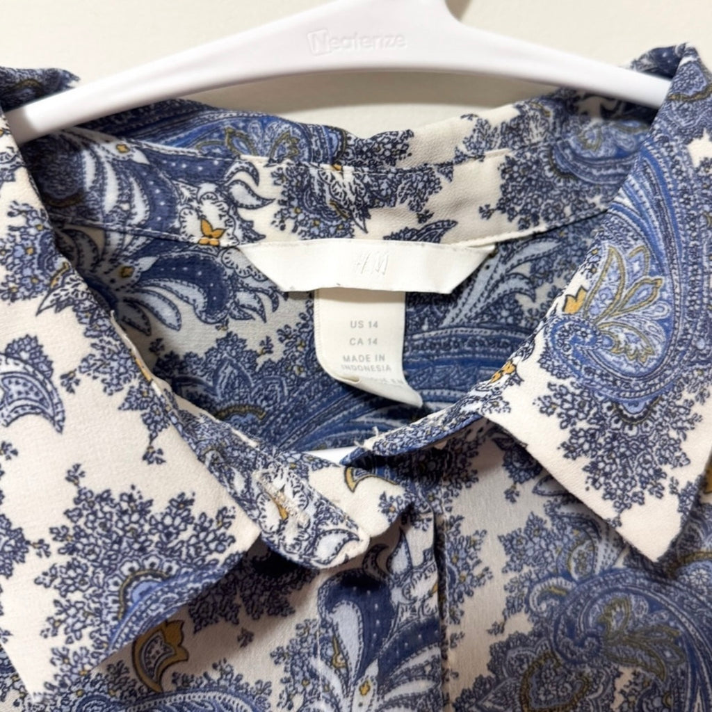 Women’s H&M Blue & White Paisley Blouse Size 14