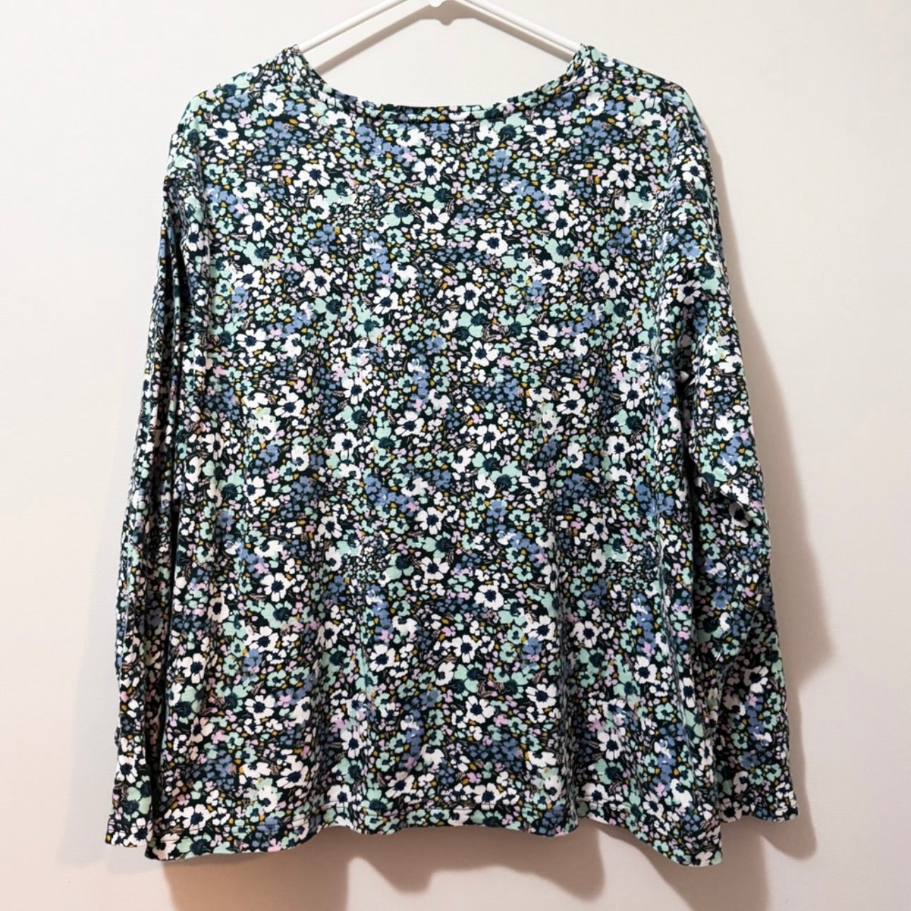 Women’s Blue Floral Long Sleeve Tee Size 1X