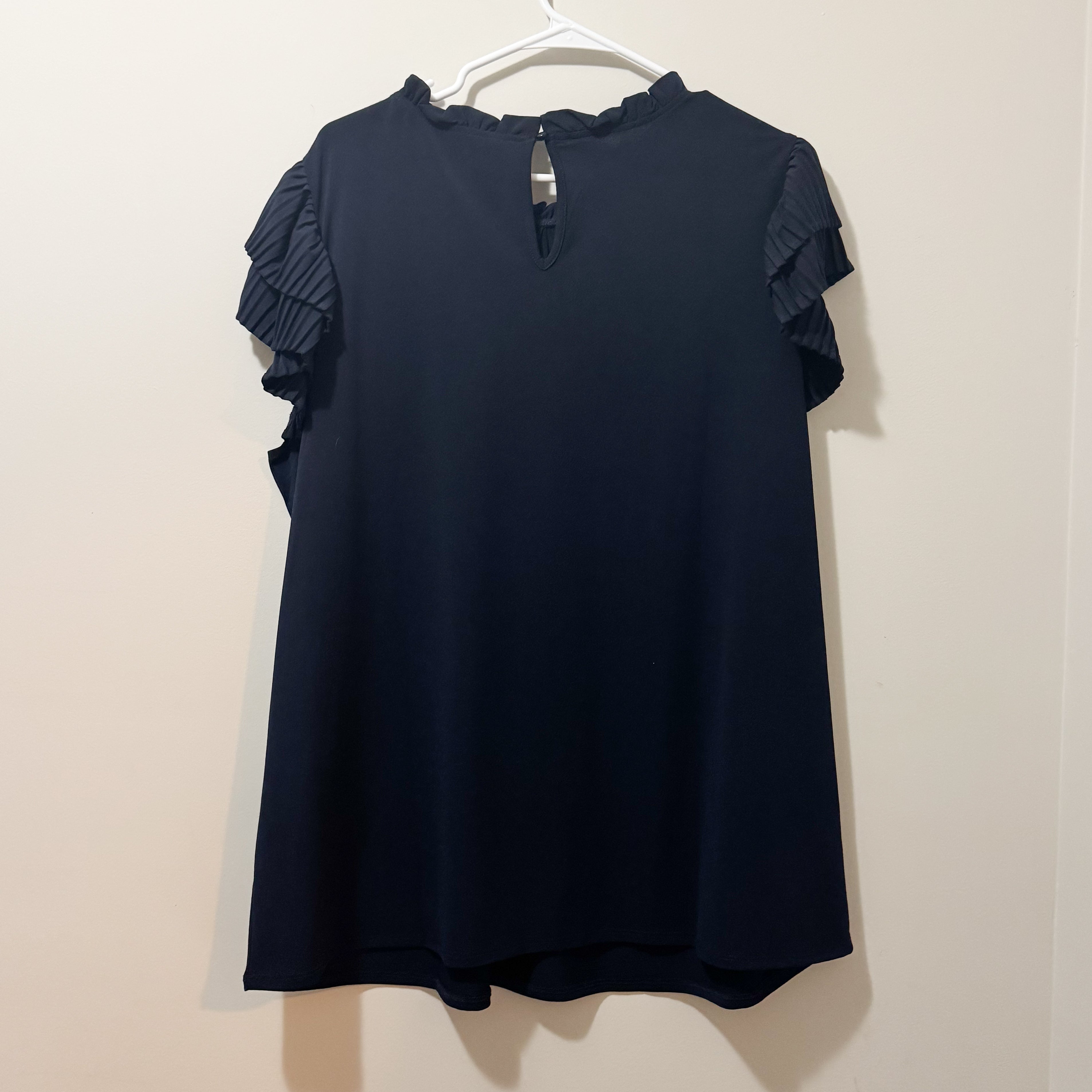 Women’s Navy Ruffle Blouse Size 2X