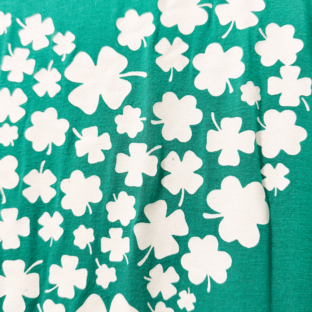 Women’s Green Heart Clover Hemish Tee Size Medium