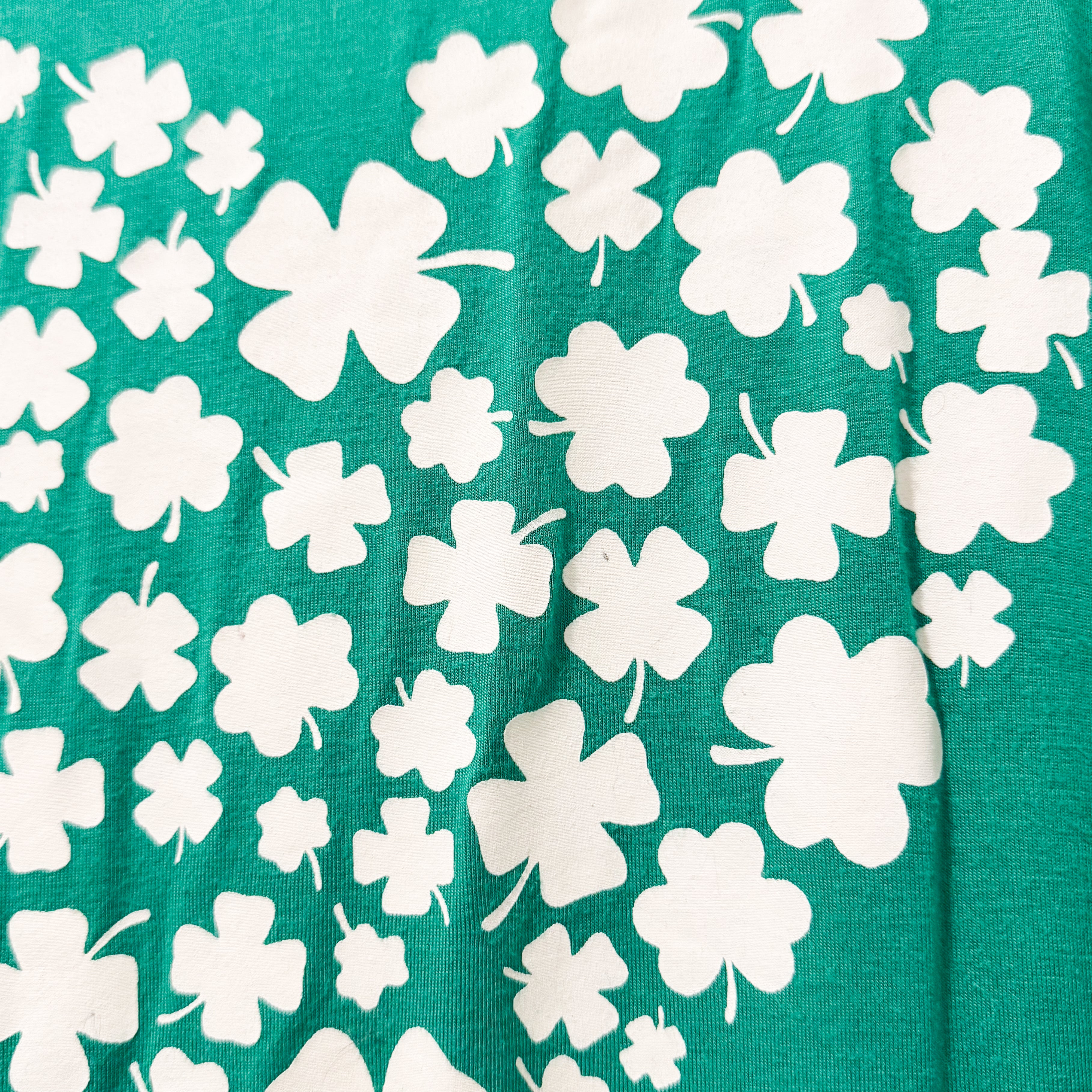 Women’s Green Heart Clover Hemish Tee Size Medium