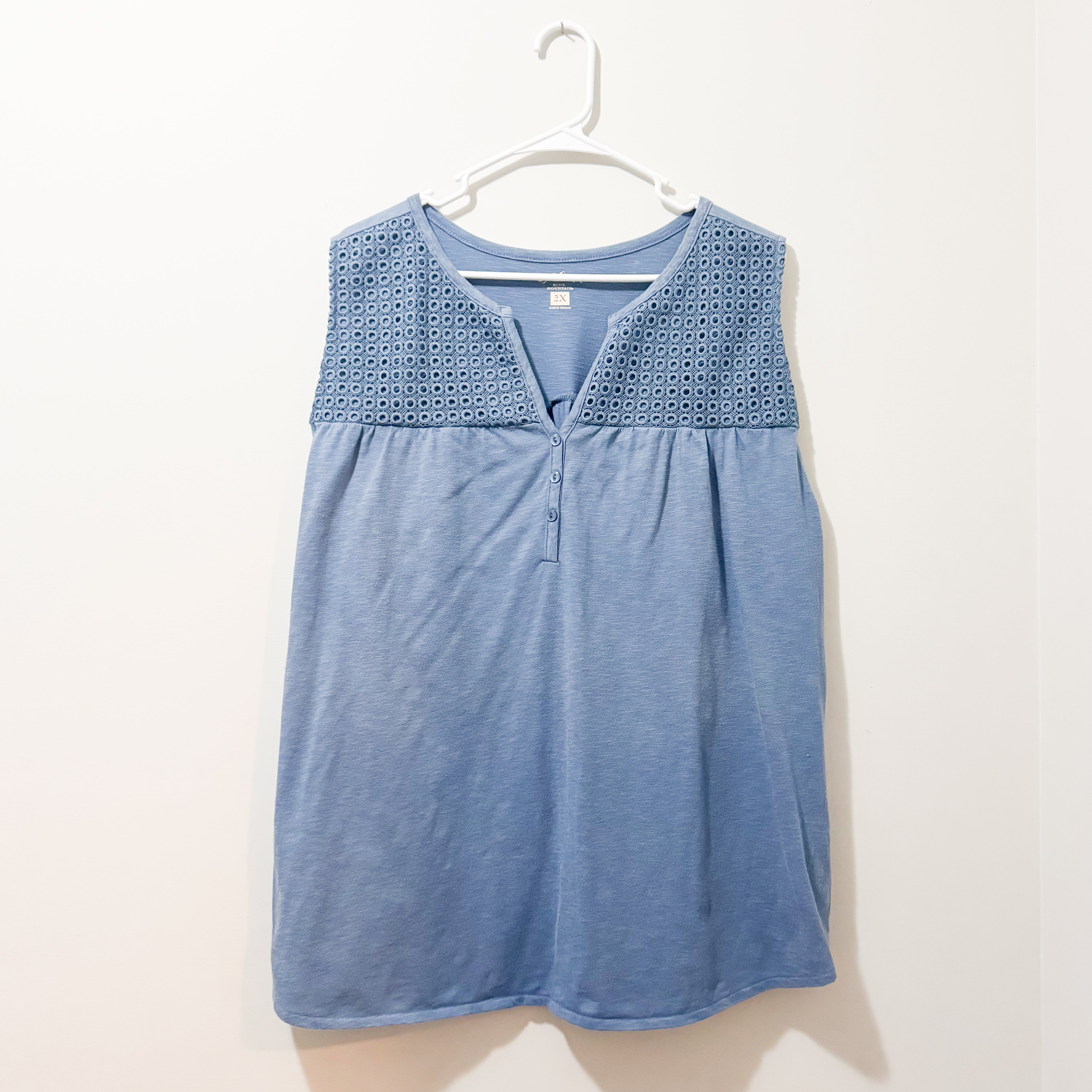 Women’s Light Blue Tank Size 2X