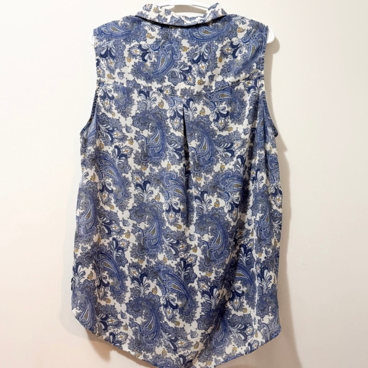 Women’s H&M Blue & White Paisley Blouse Size 14