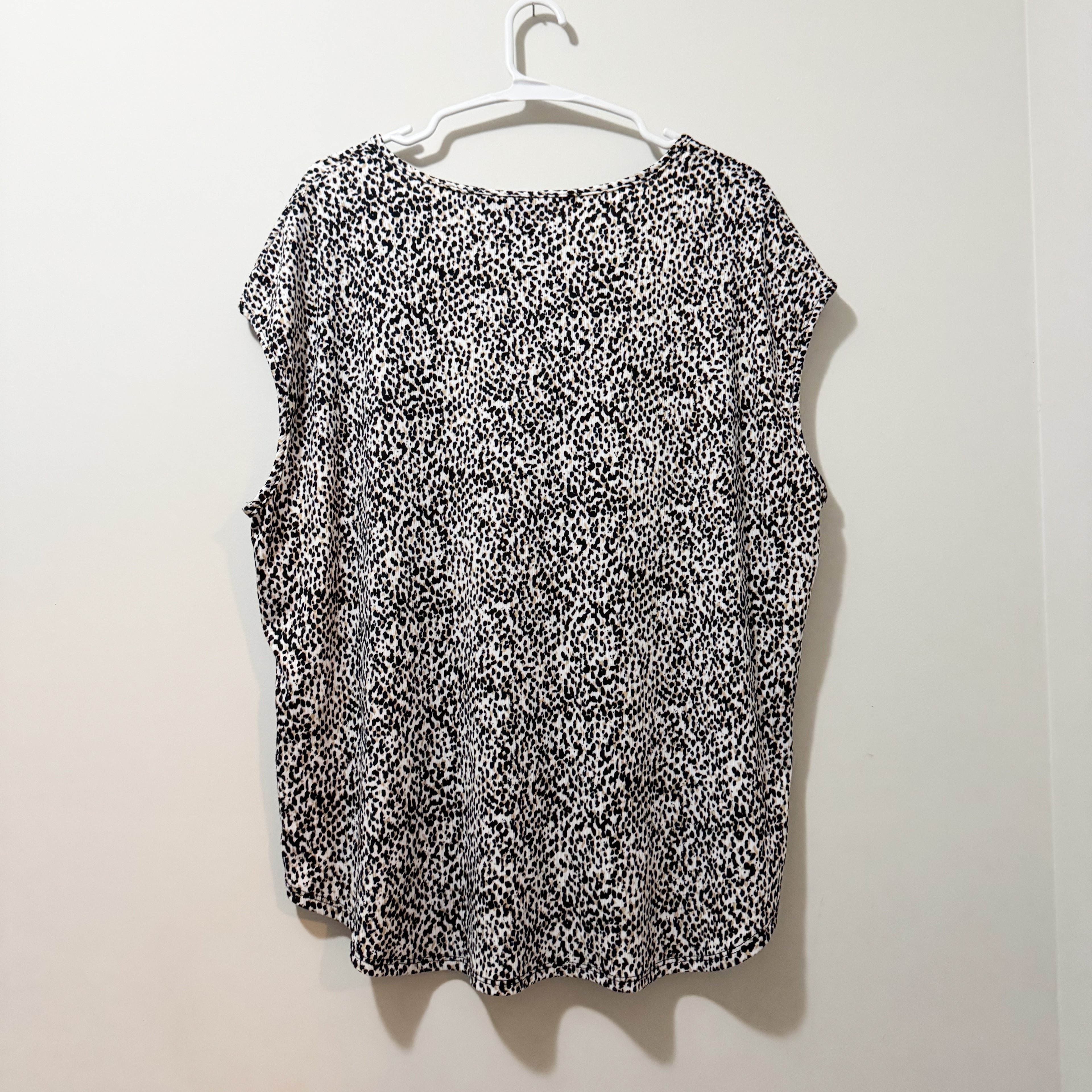 Women’s Leopard Print Blouse Size 2X