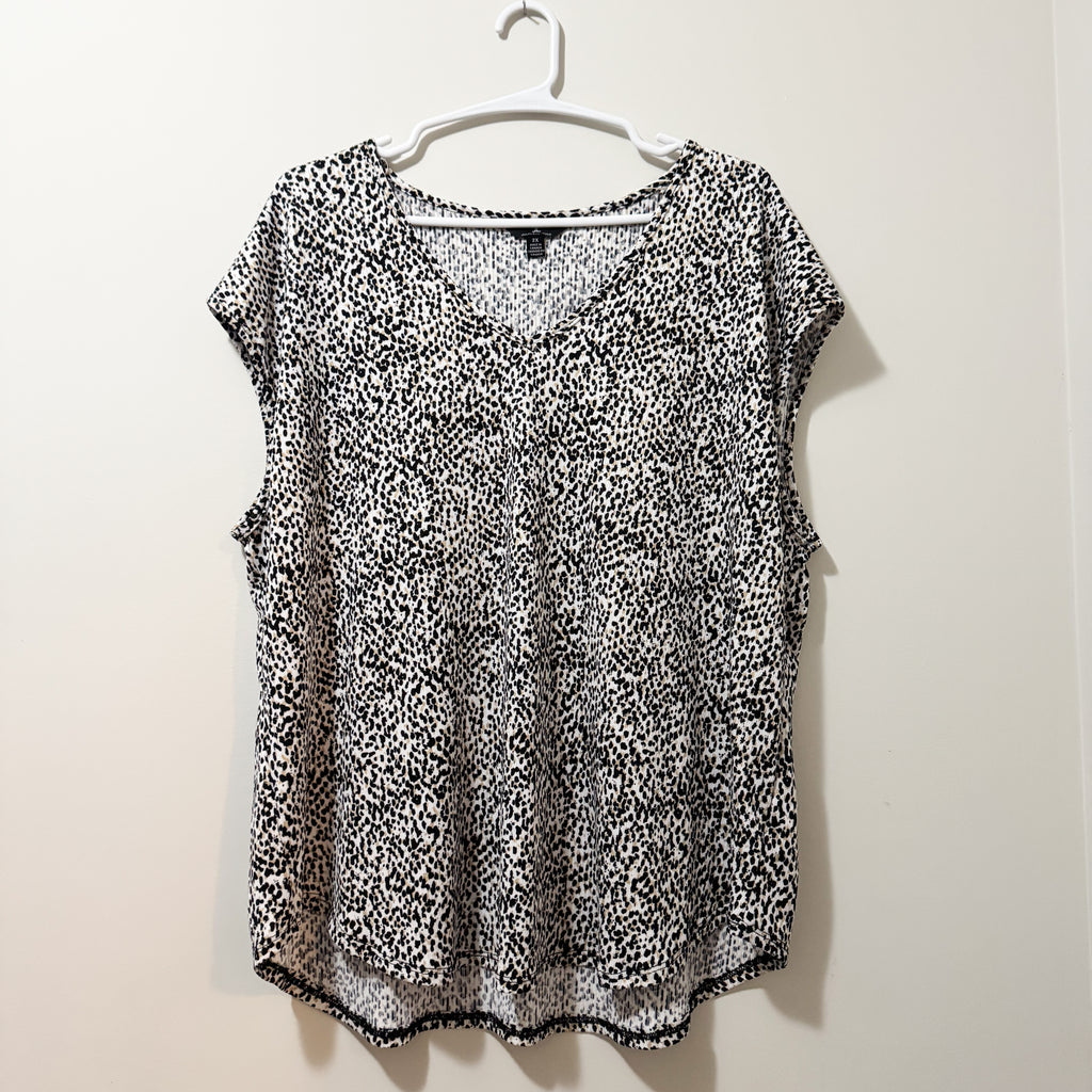 Women’s Leopard Print Blouse Size 2X