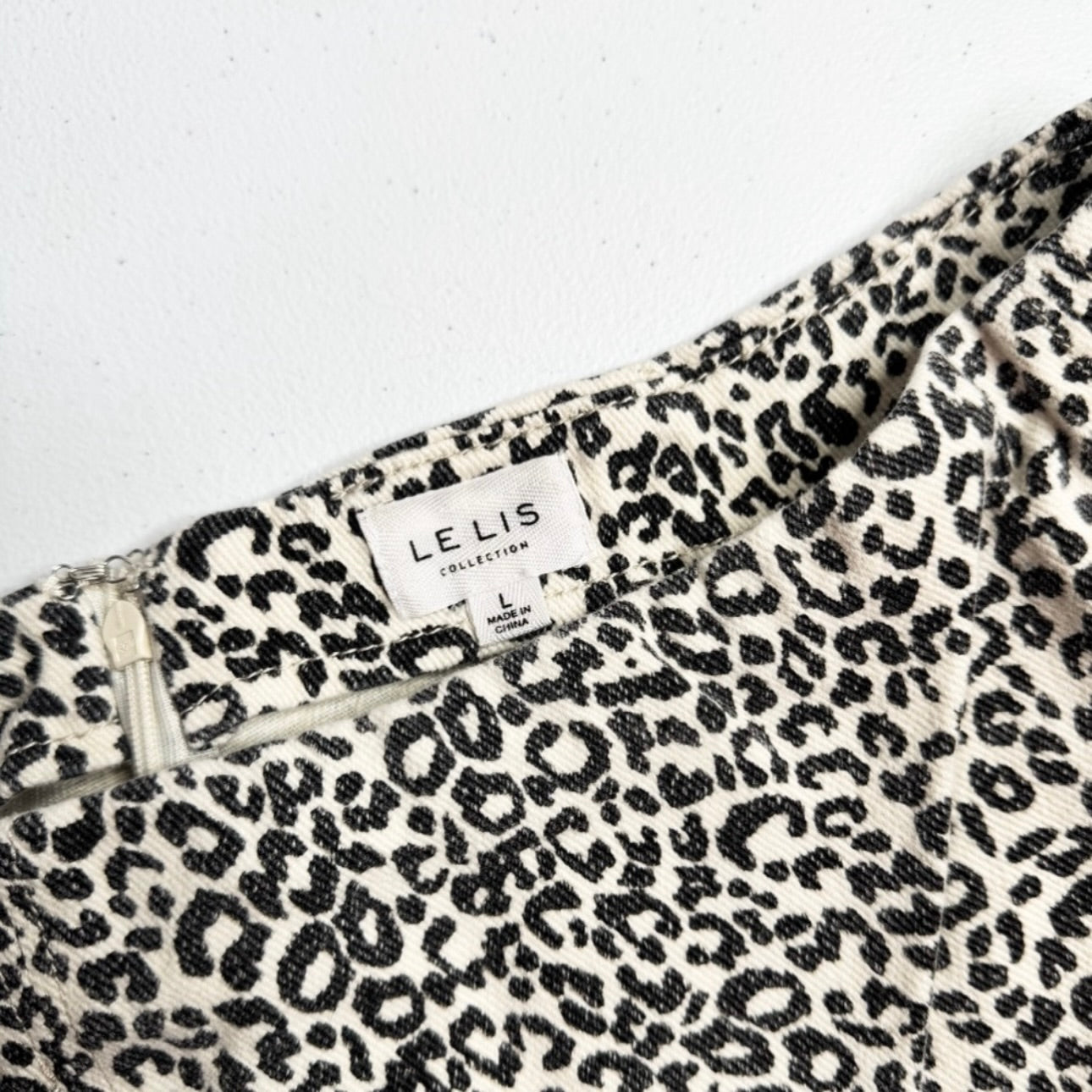 Women’s Black & White Animal Print Skirt Size Large