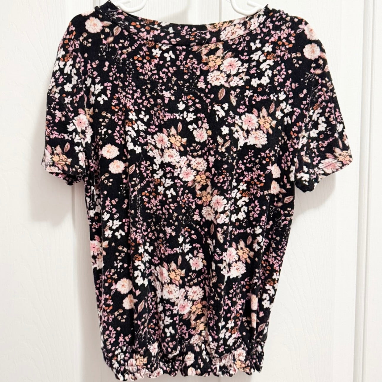 Kids Art Class Black Floral Top Size Medium