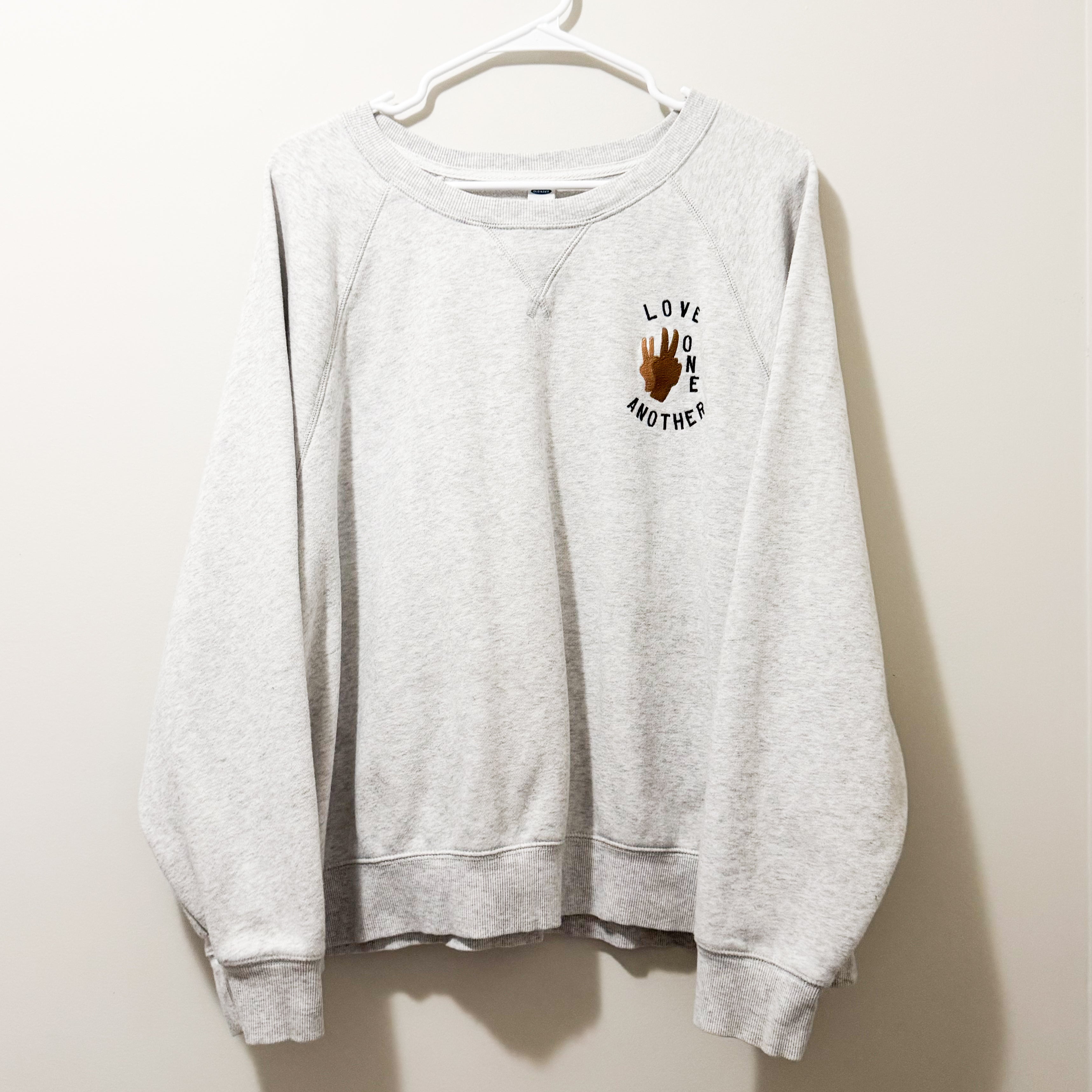 Women’s Love One Another Old Navy Crewneck Size XXL