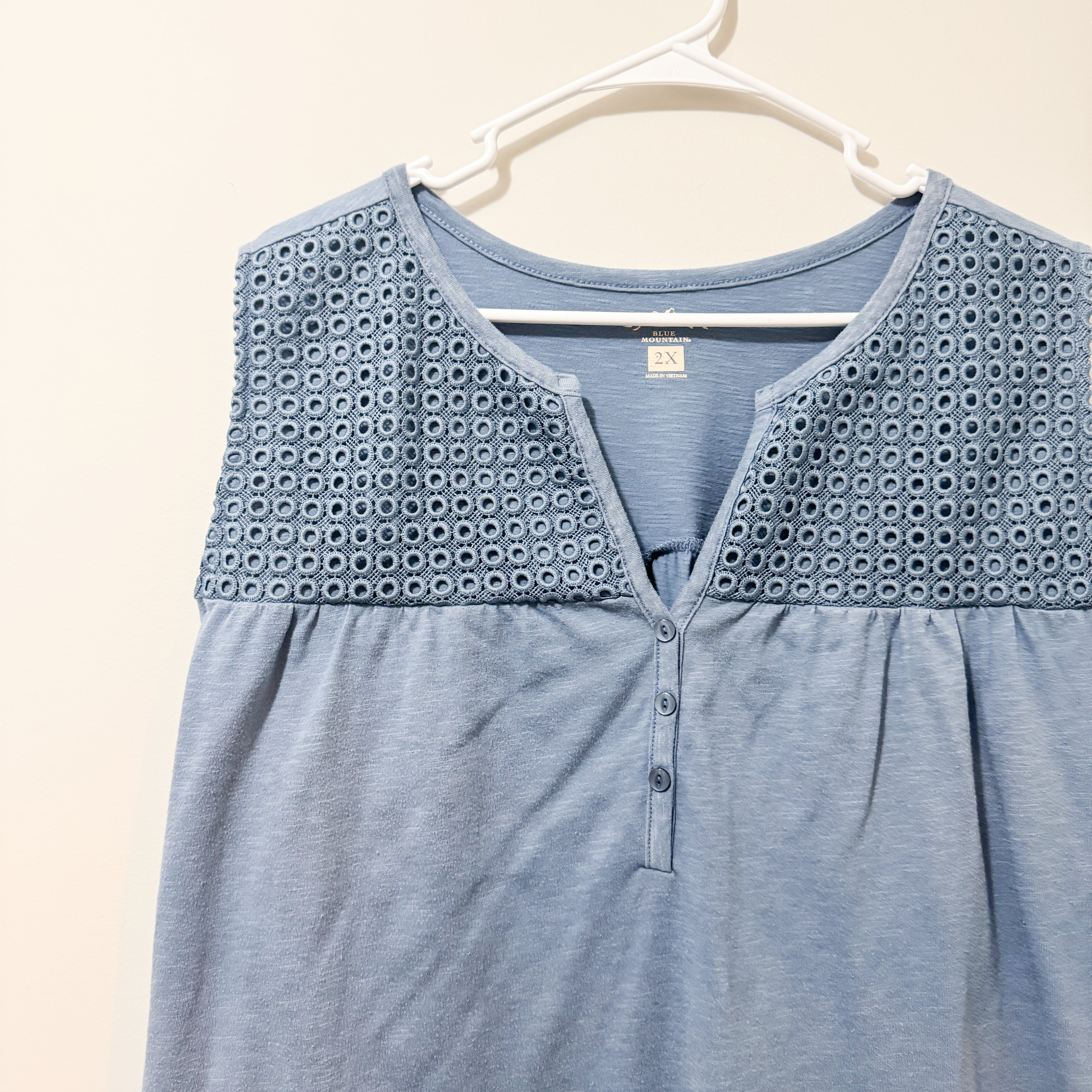 Women’s Light Blue Tank Size 2X