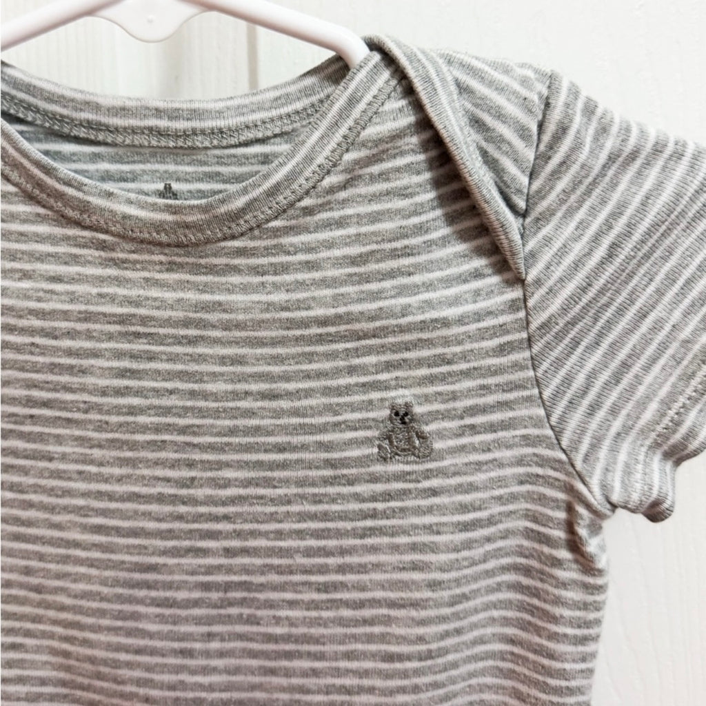 Kids GAP Grey & White Baby Onesie Size 9-12M