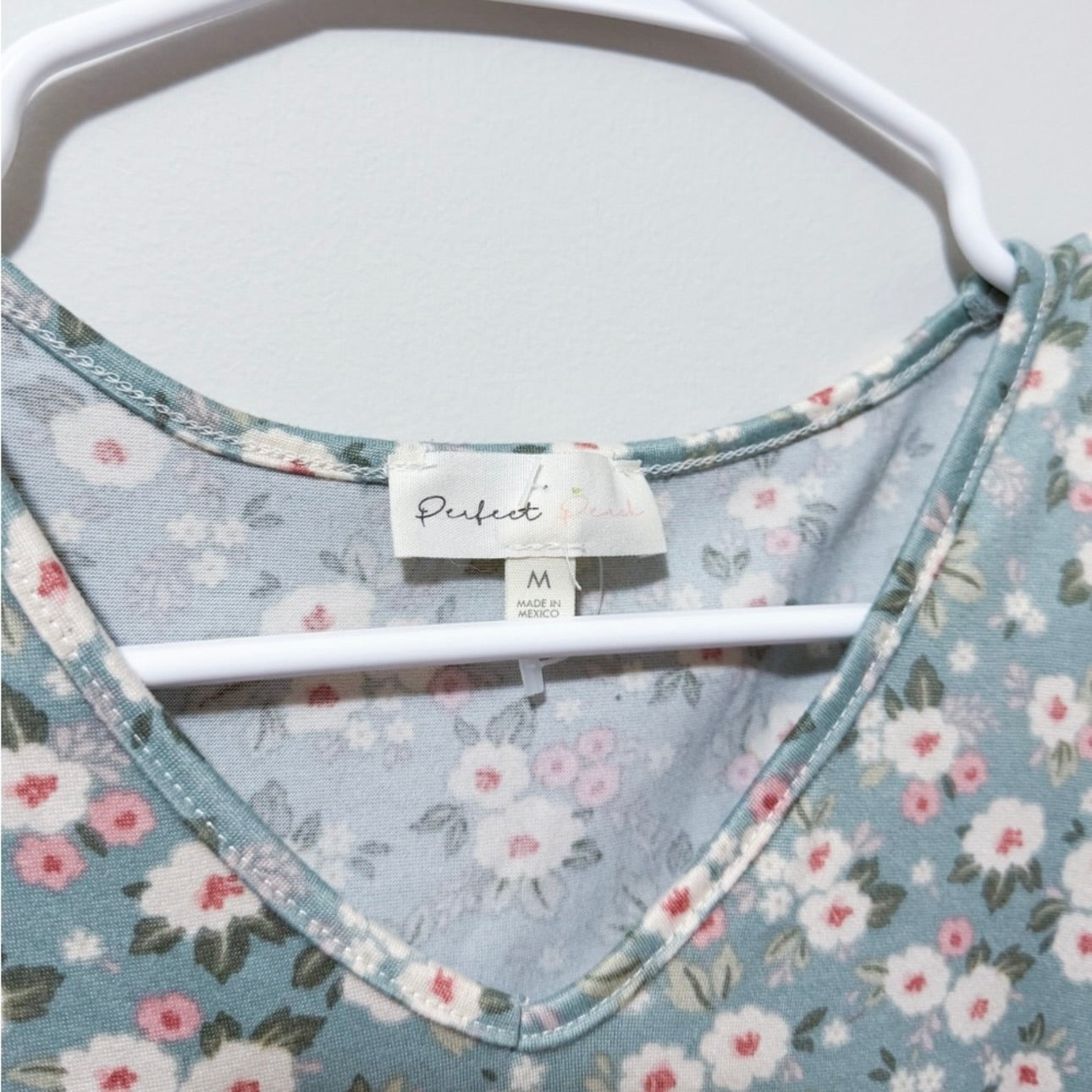 Women’s Mint Floral Ruffle Top Size Medium